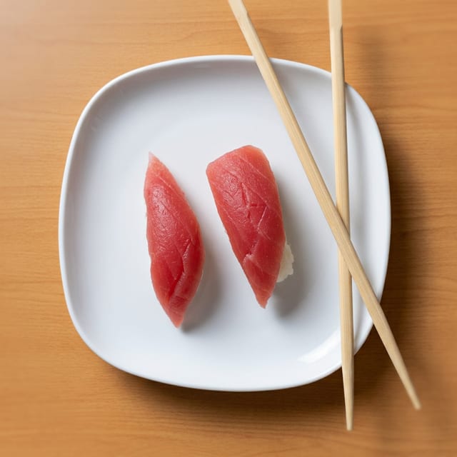 Maguro Nigiri (Tuna).