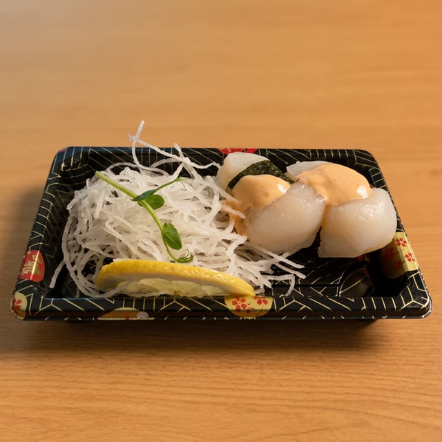 Hotate Nigiri (Scallop).