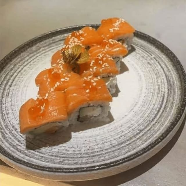 Spicy Seared Salmon Roll.